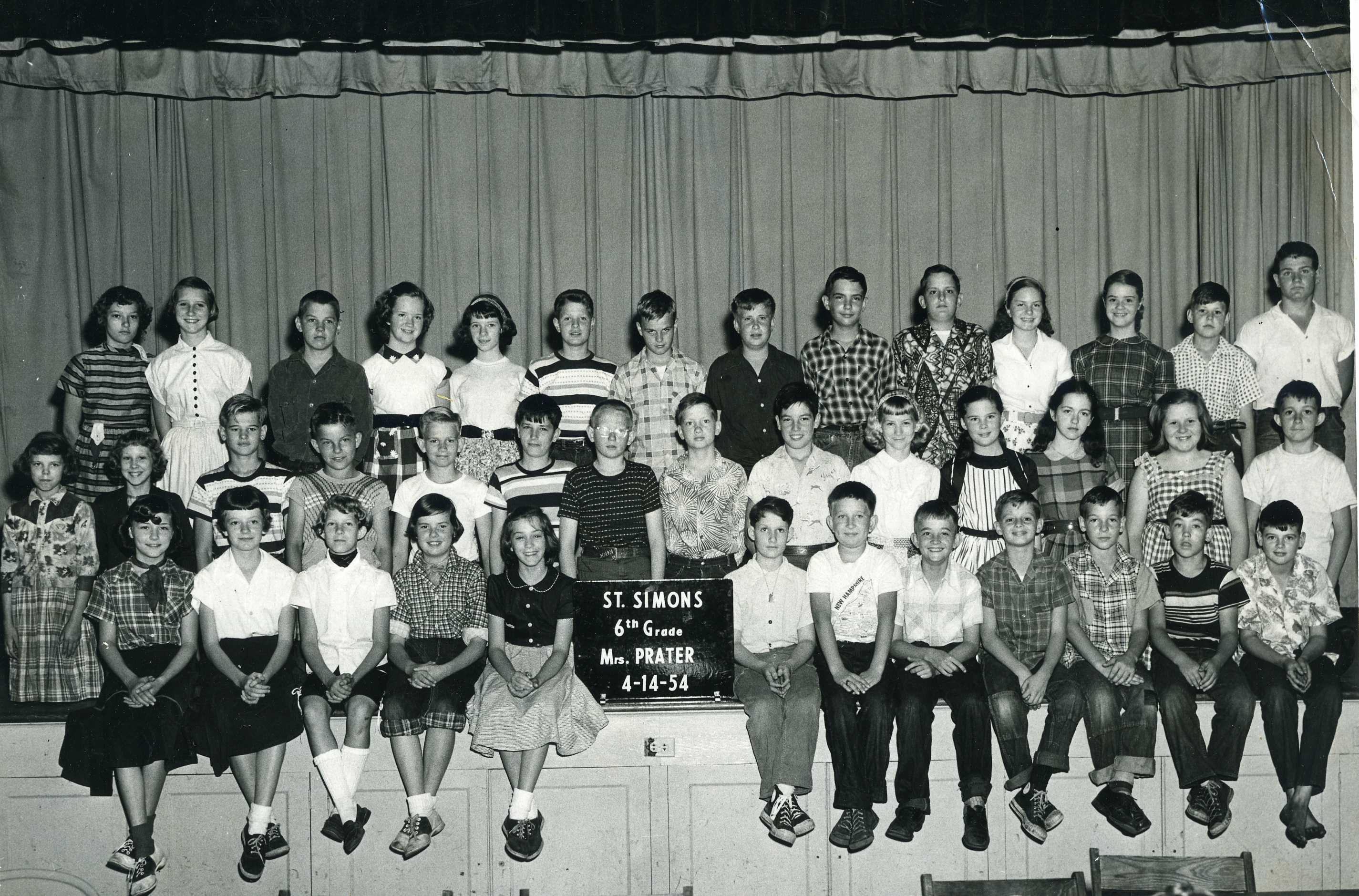 25-1 1954 SSI School Class.jpg